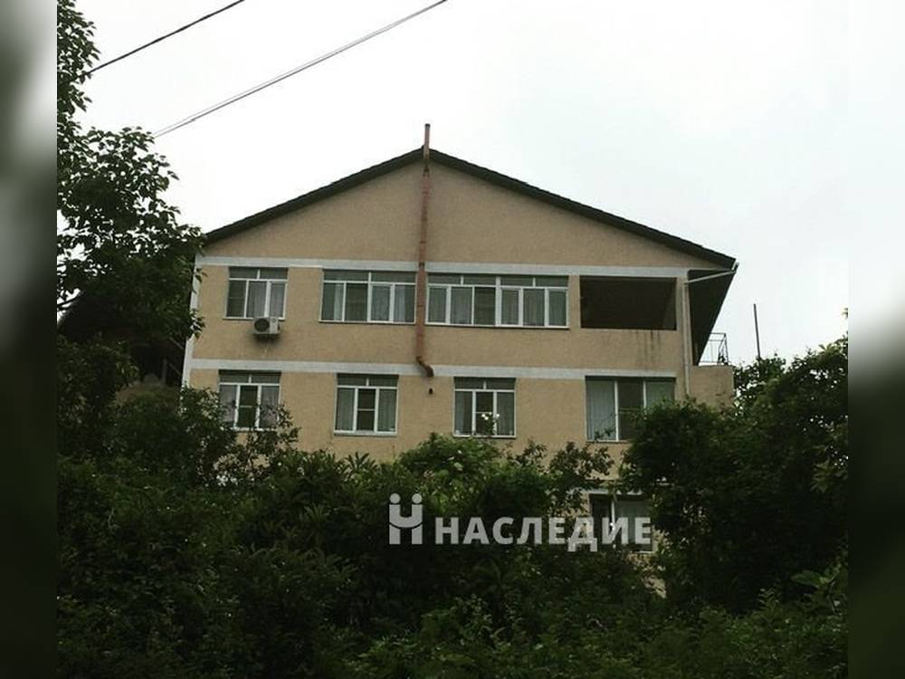 Блочный 3-этажный дом 300 м2 на участке 7 сот. Центральный, Макаренко, пер. Вишневый - фото 1